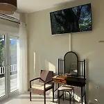 Calm Лоутраки