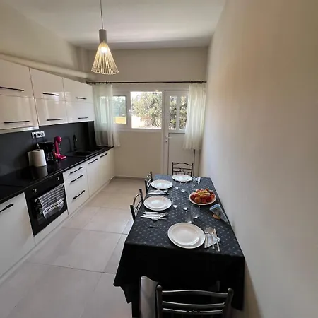 Calm Lägenhet Loutráki