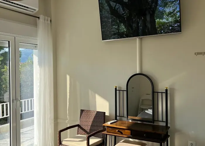 Calm Loutraki (Corinthia)