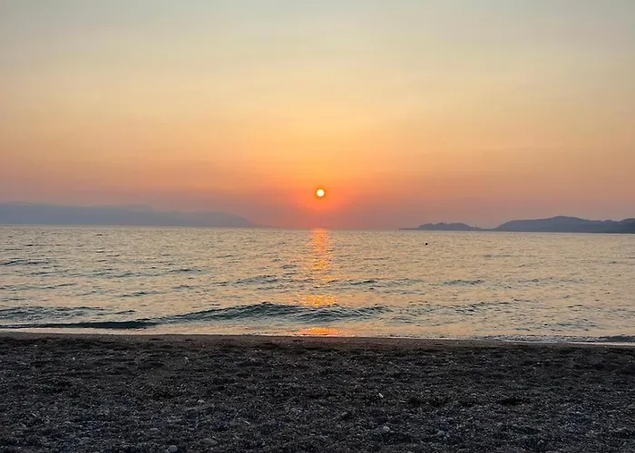 Calm アパート ルートラキ